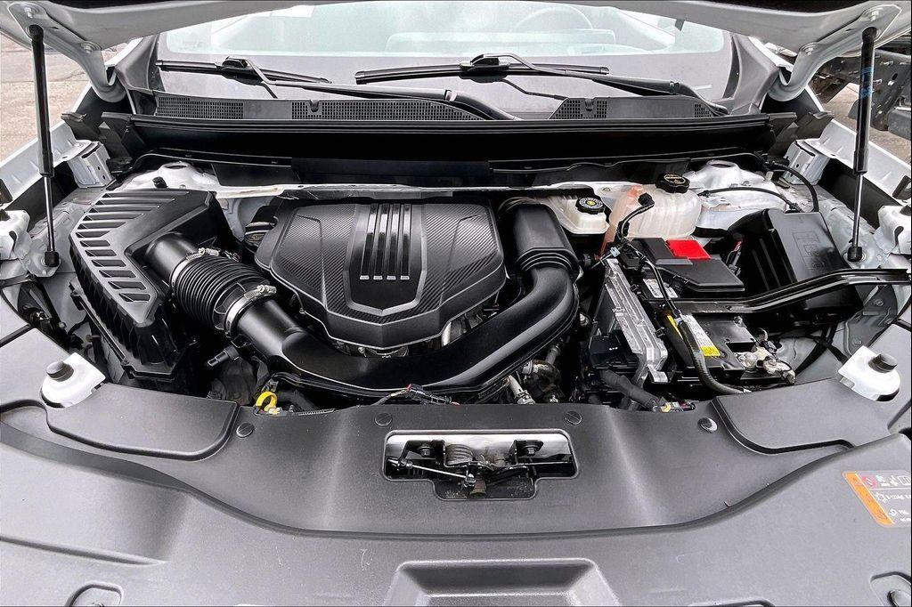 used 2024 Chevrolet Traverse car, priced at $31,000