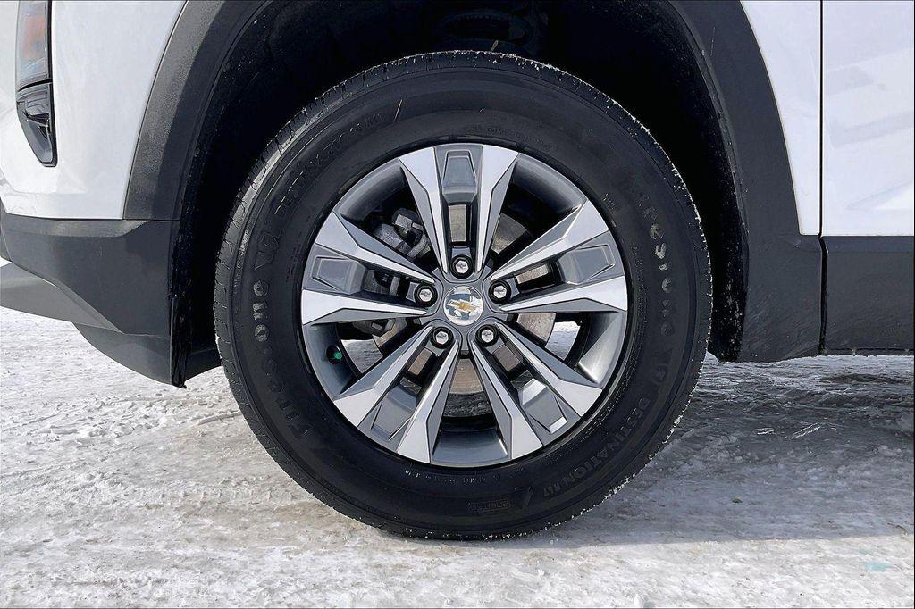 used 2025 Chevrolet Equinox car, priced at $24,500