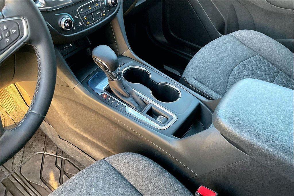 used 2024 Chevrolet Equinox car, priced at $20,999