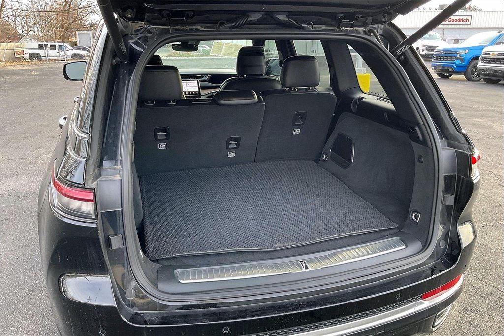 used 2023 Jeep Grand Cherokee car, priced at $34,900