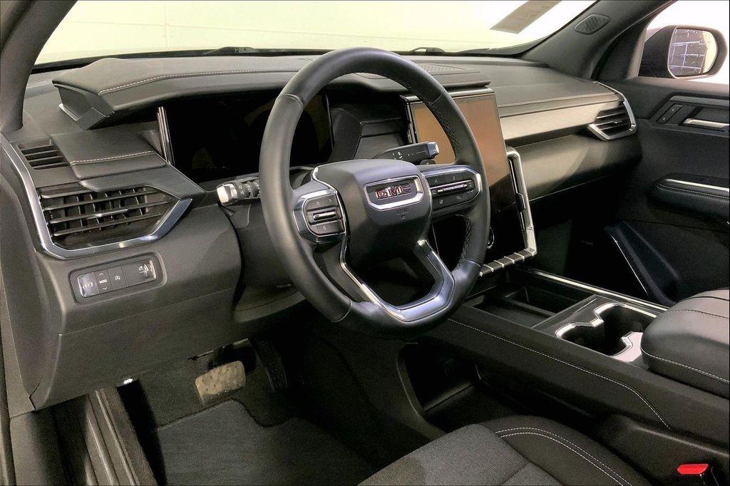 used 2025 GMC Acadia car, priced at $29,000