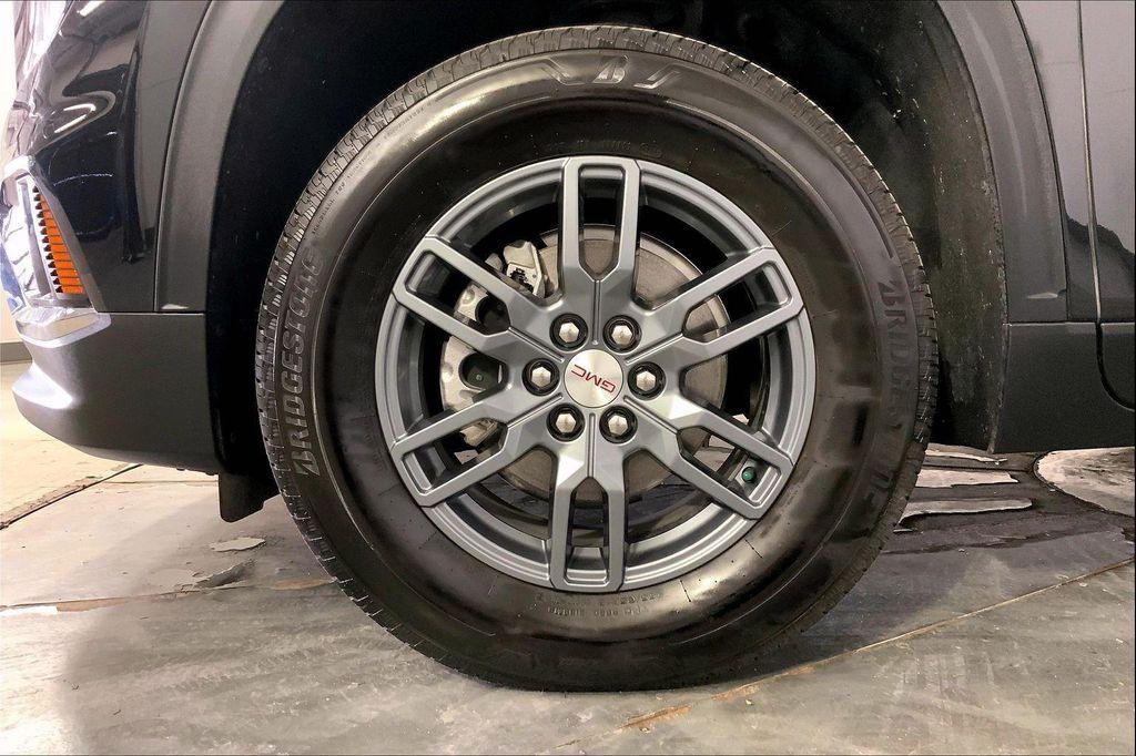 used 2025 GMC Acadia car, priced at $29,000