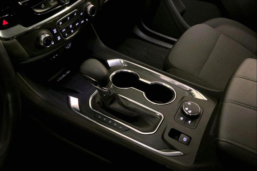 used 2023 Chevrolet Traverse car, priced at $27,900