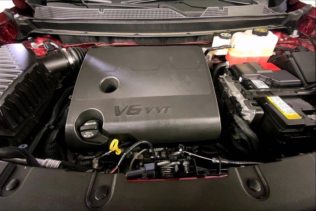 used 2023 Chevrolet Traverse car, priced at $22,725