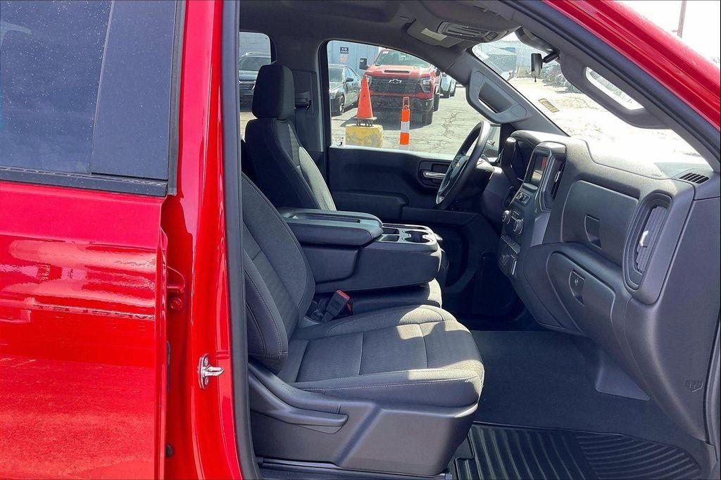 used 2024 Chevrolet Silverado 1500 car, priced at $32,900