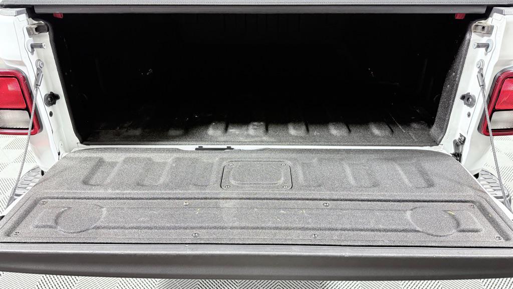 used 2021 Jeep Gladiator car, priced at $27,499