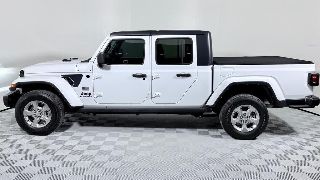 used 2021 Jeep Gladiator car, priced at $27,499