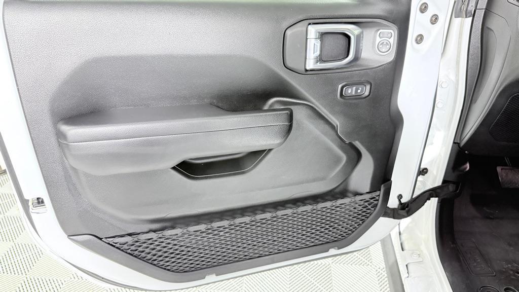 used 2021 Jeep Gladiator car, priced at $27,499