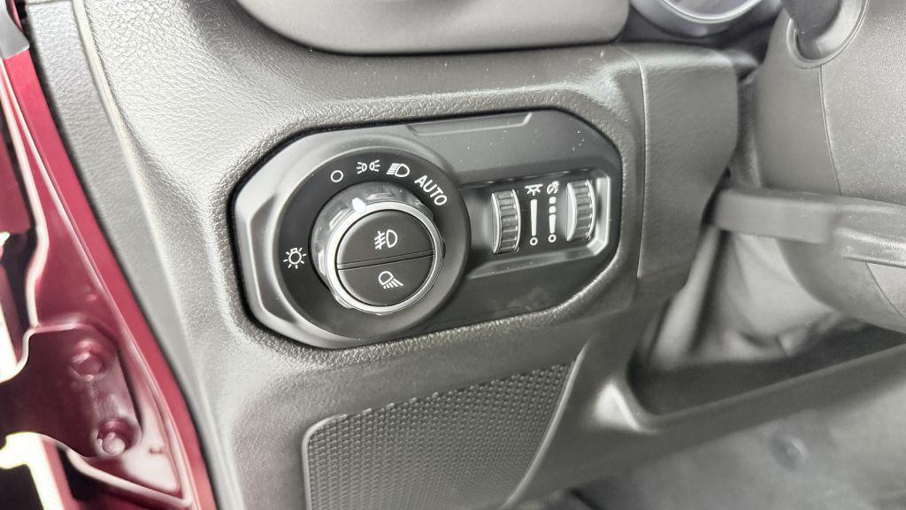 used 2021 Jeep Gladiator car, priced at $27,999