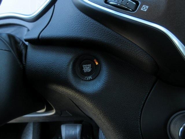 used 2021 Jeep Cherokee car, priced at $20,895