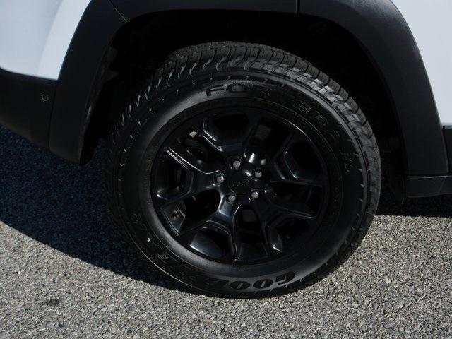 used 2021 Jeep Cherokee car, priced at $20,895