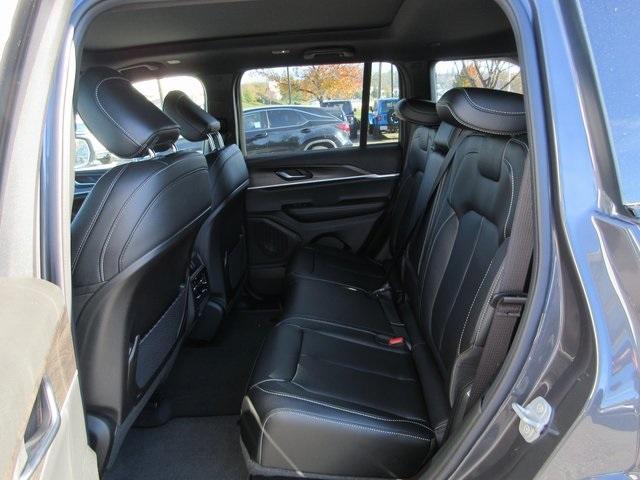 new 2025 Jeep Grand Cherokee car, priced at $50,005