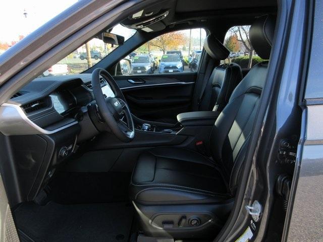 new 2025 Jeep Grand Cherokee car, priced at $50,005