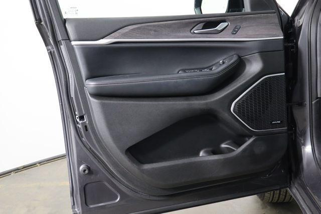 used 2022 Jeep Grand Cherokee car, priced at $29,997