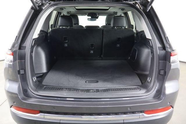 used 2022 Jeep Grand Cherokee car, priced at $29,997