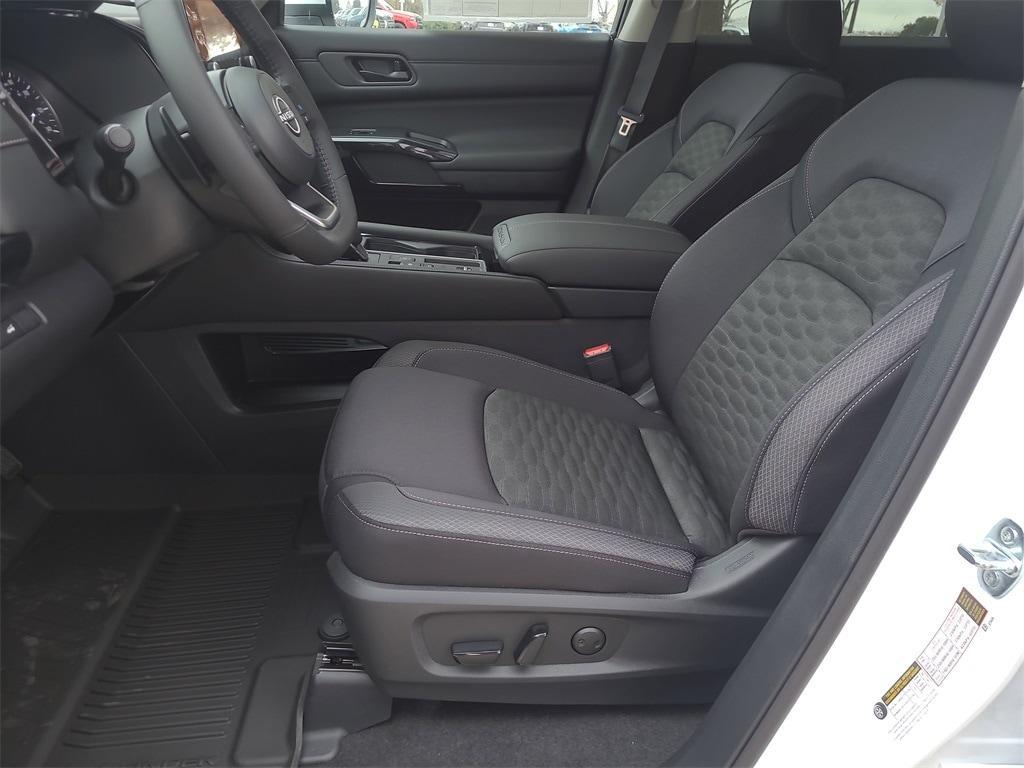 new 2025 Nissan Pathfinder car, priced at $35,295