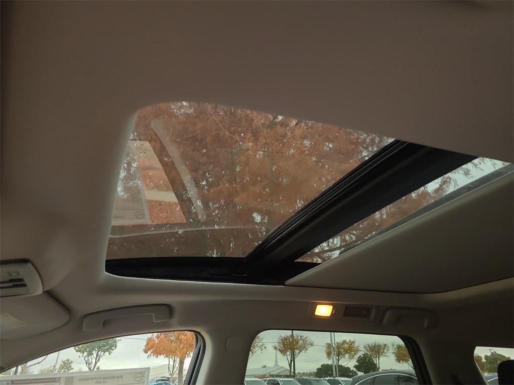 new 2025 Nissan Pathfinder car, priced at $35,295