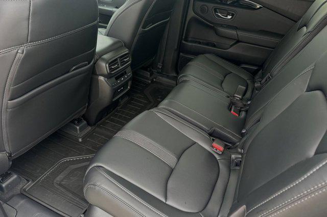 new 2025 Honda Pilot car, priced at $43,702