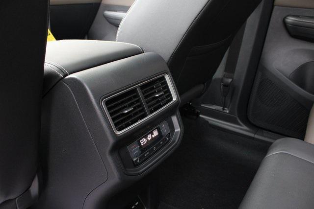 new 2025 Volkswagen Atlas car, priced at $45,801