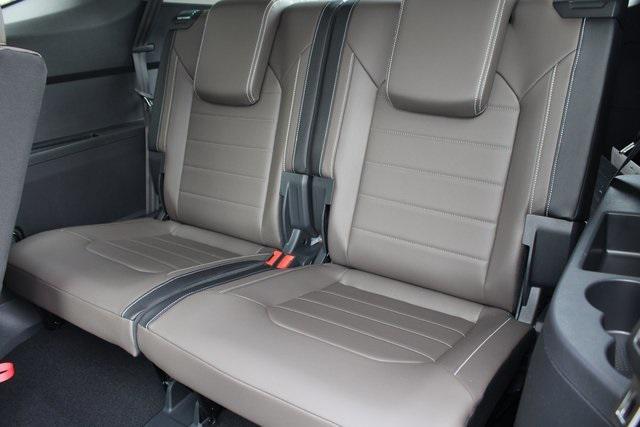 new 2025 Volkswagen Atlas car, priced at $45,801