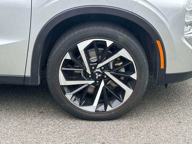 used 2023 Mitsubishi Outlander car, priced at $20,174
