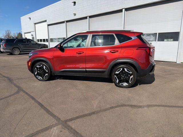 used 2025 Kia Seltos car, priced at $31,980
