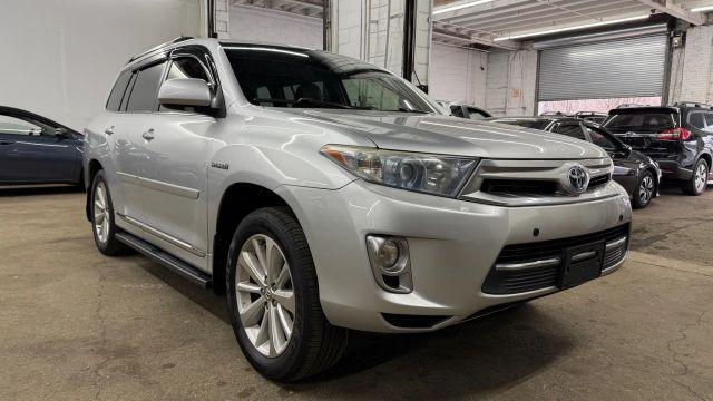 used 2011 Toyota Highlander Hybrid car, priced at $10,150