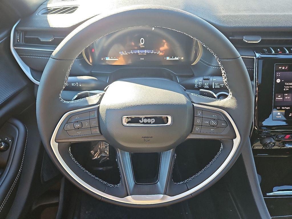 new 2025 Jeep Grand Cherokee car, priced at $36,880