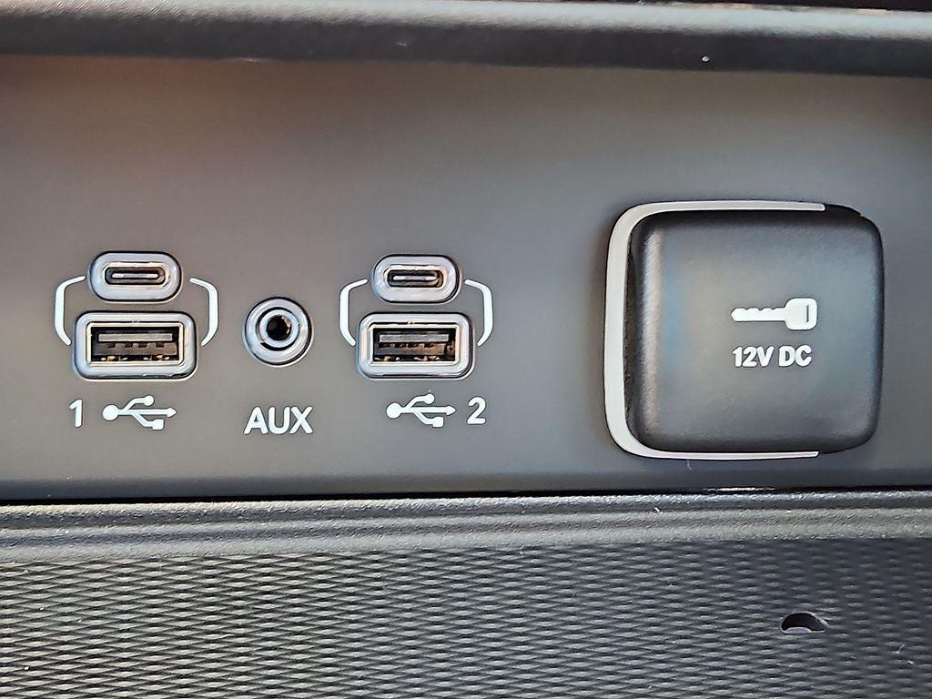 new 2025 Jeep Grand Cherokee car, priced at $36,880