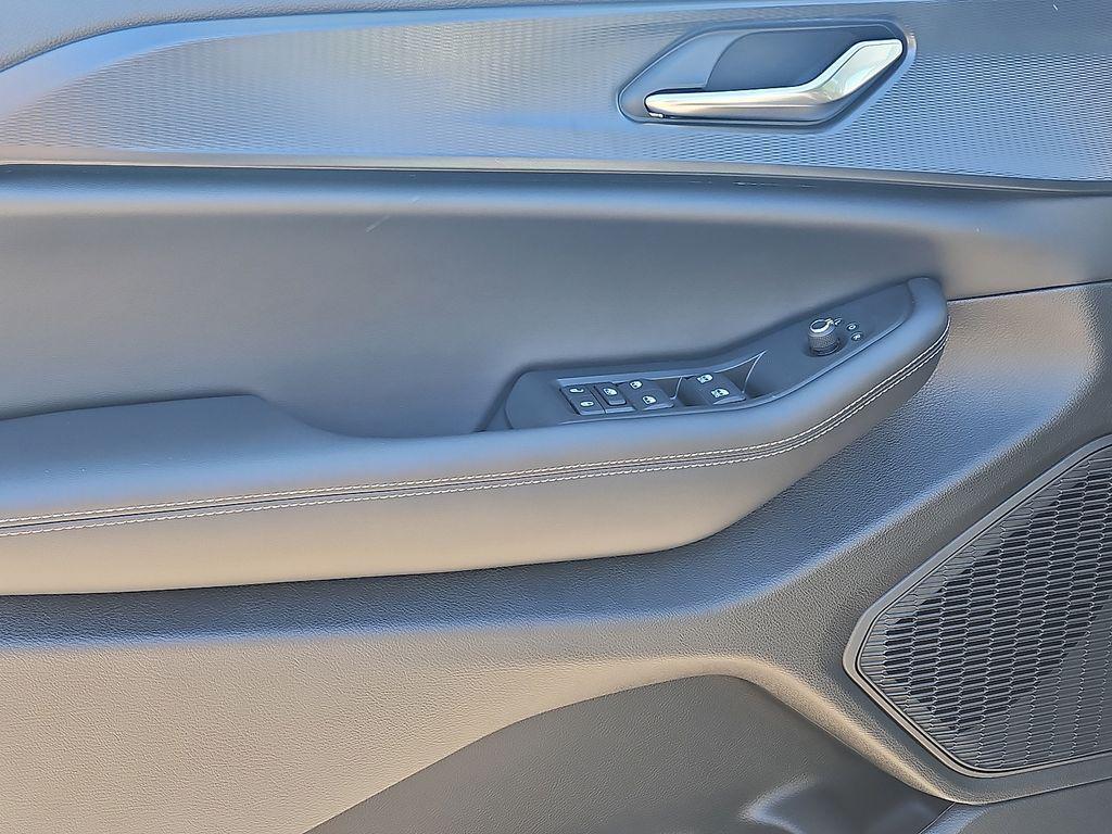 new 2025 Jeep Grand Cherokee car, priced at $36,880