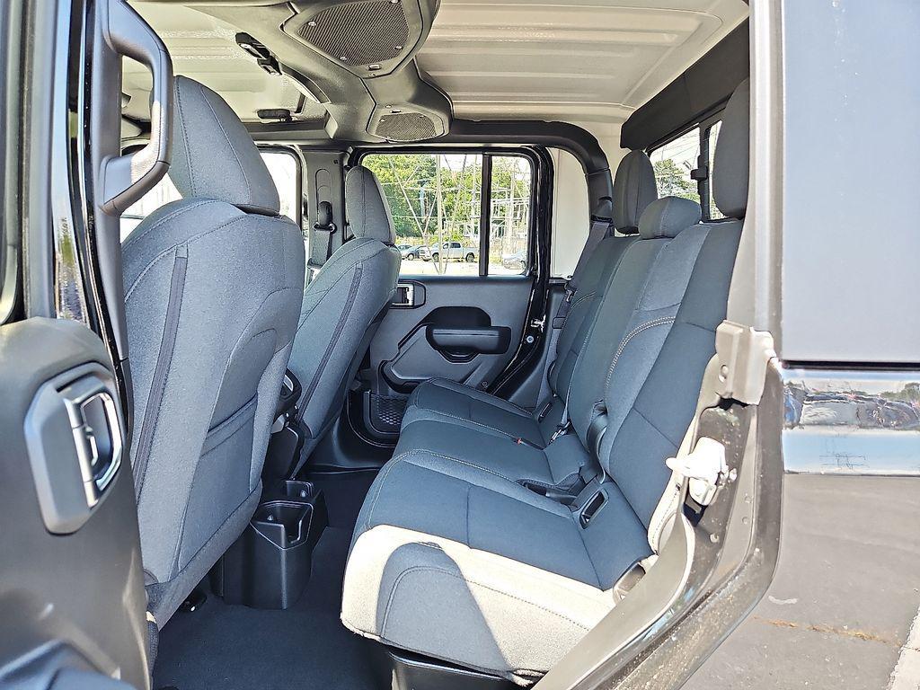 new 2025 Jeep Gladiator car, priced at $43,740