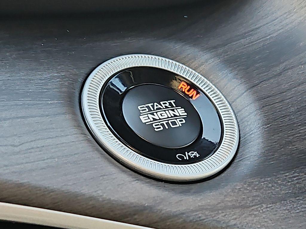 new 2025 Jeep Grand Cherokee car, priced at $38,360