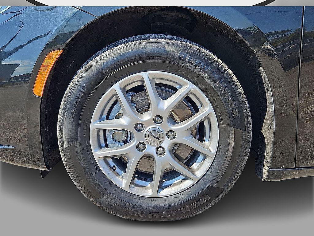 used 2022 Chrysler Pacifica car, priced at $26,686