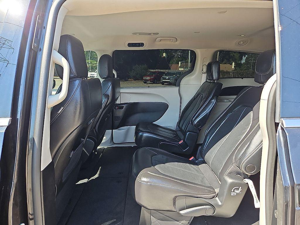 used 2022 Chrysler Pacifica car, priced at $26,686