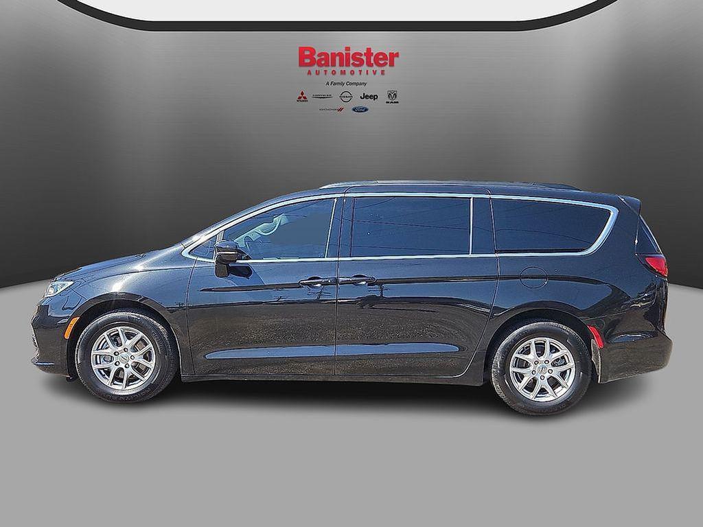 used 2022 Chrysler Pacifica car, priced at $26,686