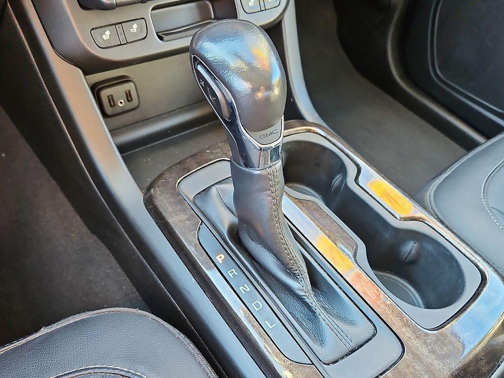 used 2022 GMC Canyon car, priced at $27,399