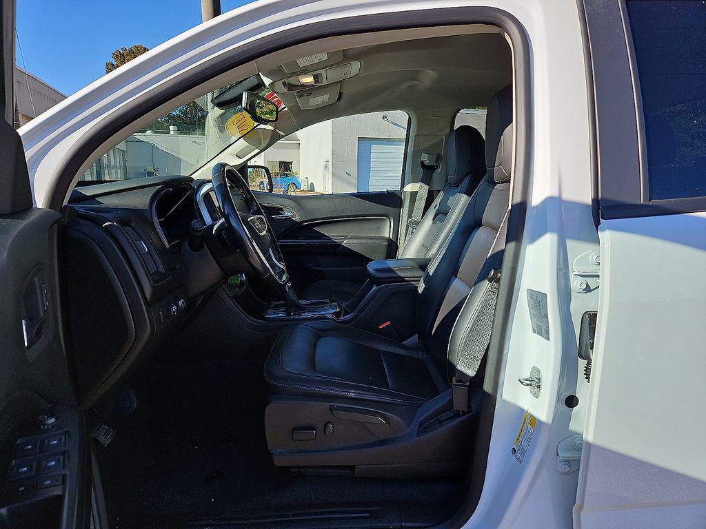 used 2022 GMC Canyon car, priced at $27,399