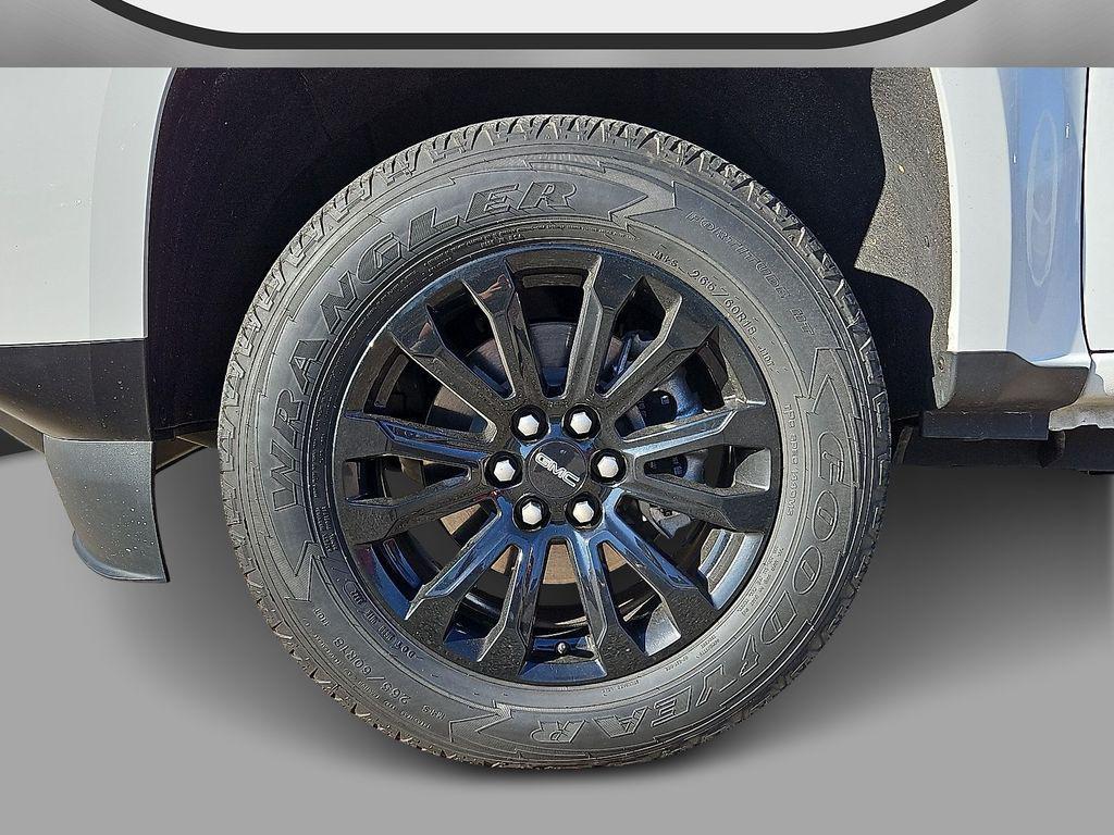 used 2022 GMC Canyon car, priced at $27,399