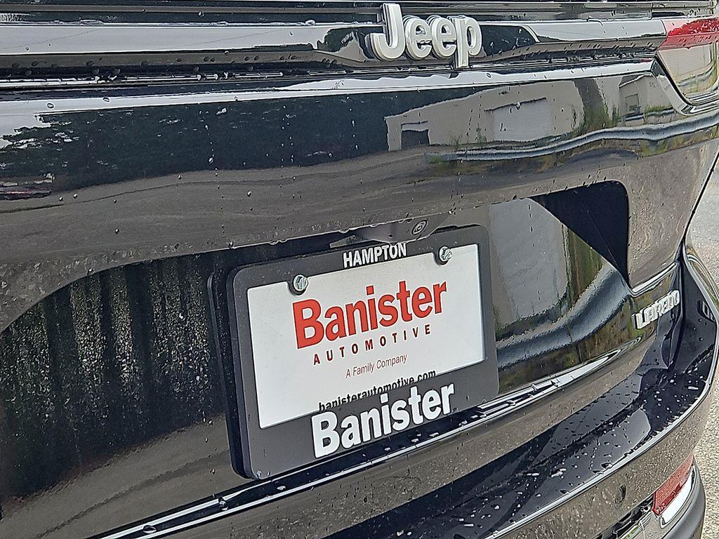 new 2025 Jeep Grand Cherokee car, priced at $31,250