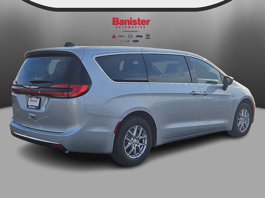 new 2026 Chrysler Pacifica car, priced at $40,572