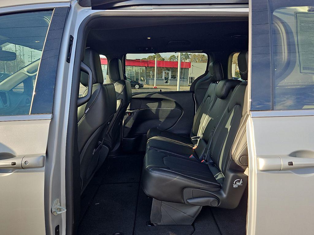 new 2026 Chrysler Pacifica car, priced at $40,572