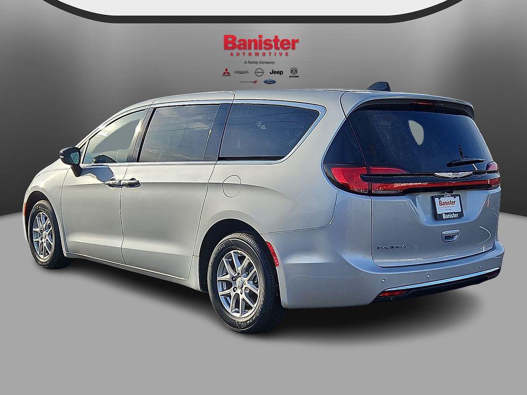 new 2026 Chrysler Pacifica car, priced at $40,572