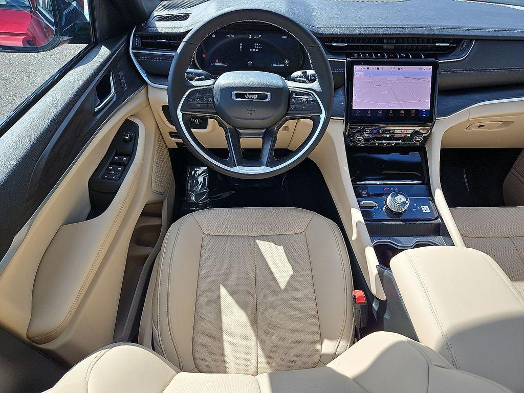 new 2025 Jeep Grand Cherokee car, priced at $46,880