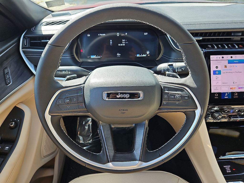 new 2025 Jeep Grand Cherokee car, priced at $46,880