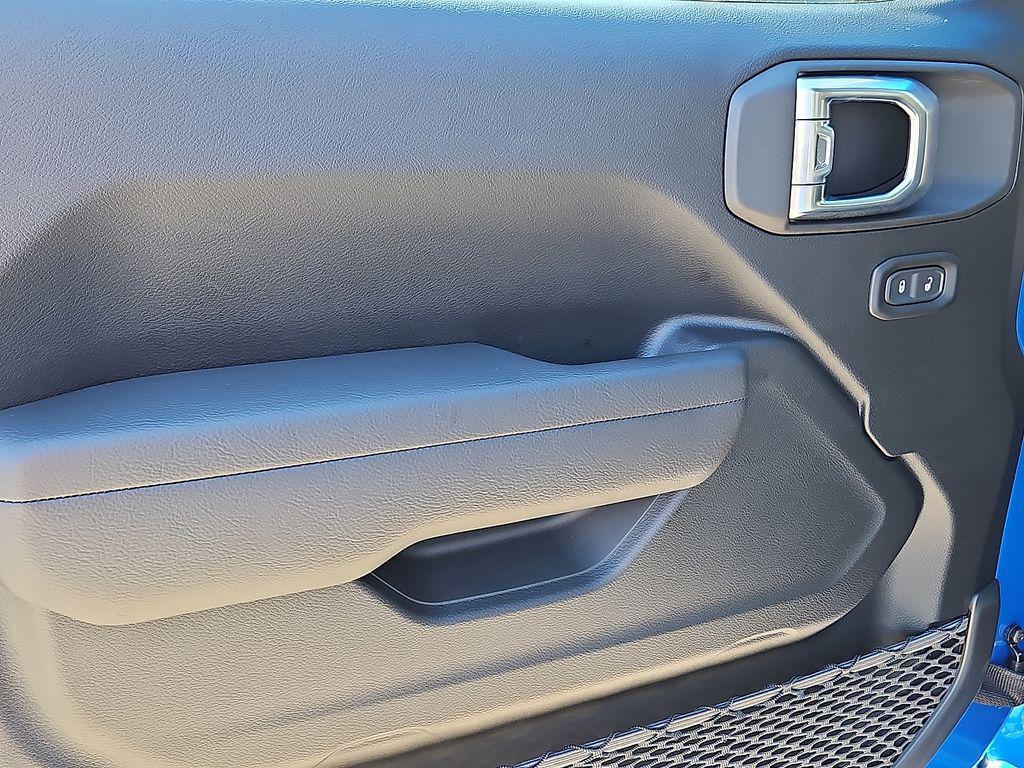 new 2026 Jeep Wrangler car, priced at $38,092