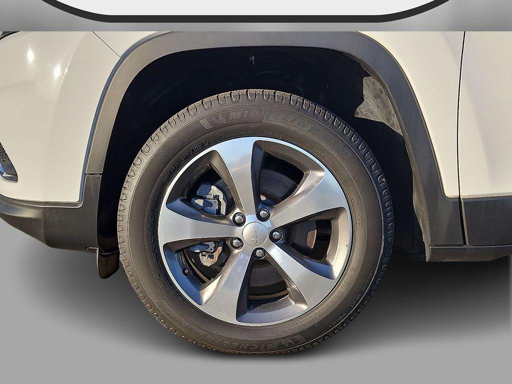 used 2020 Jeep Cherokee car, priced at $15,788