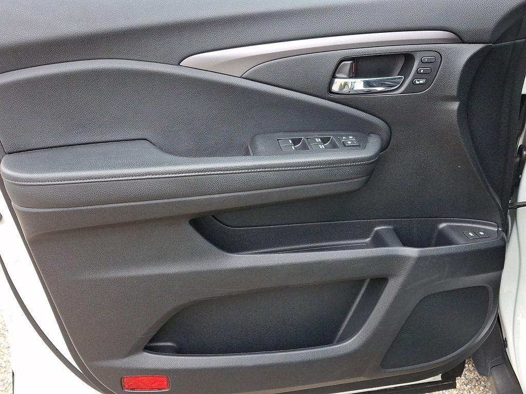 used 2021 Honda Pilot car, priced at $24,568