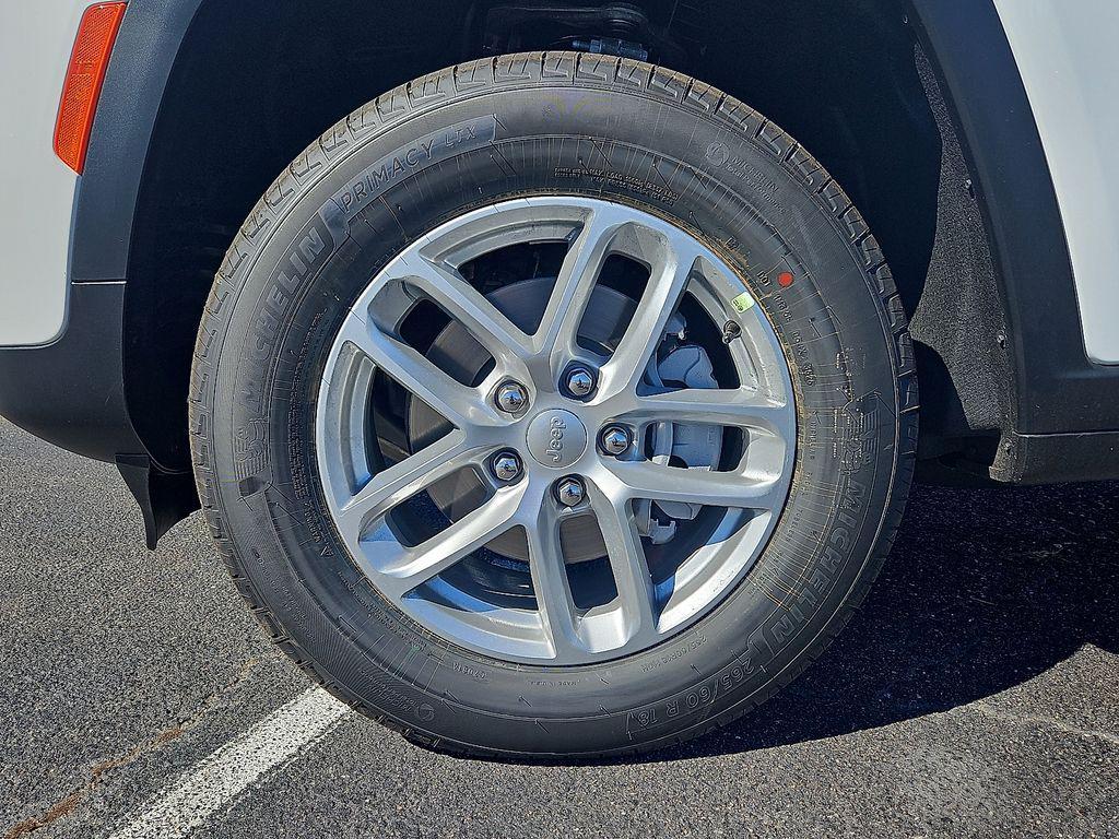 new 2025 Jeep Grand Cherokee car, priced at $36,000