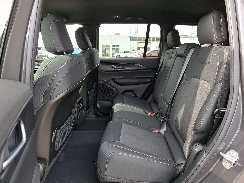 new 2026 Jeep Grand Cherokee car, priced at $42,585