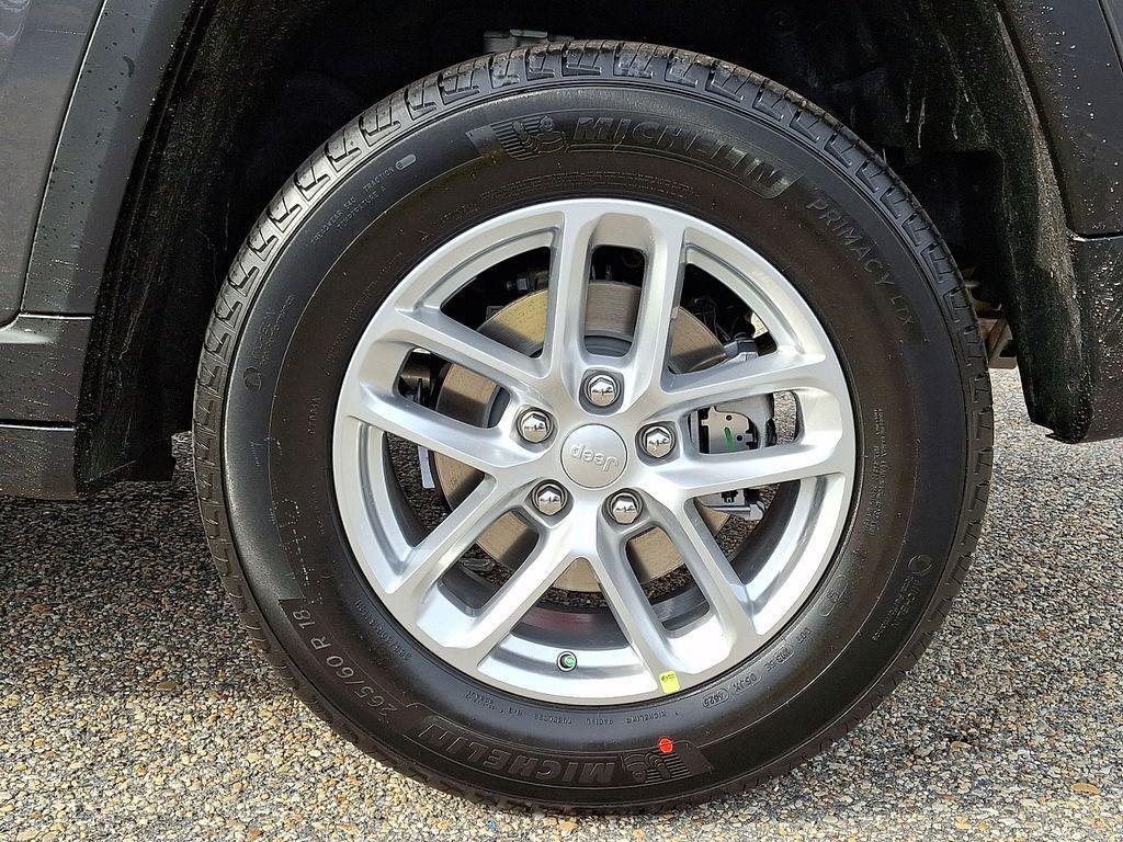 new 2026 Jeep Grand Cherokee car, priced at $42,585